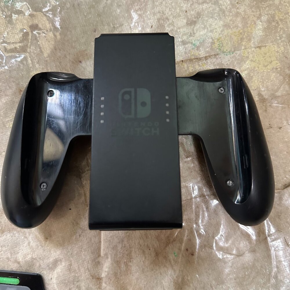 Official Nintendo Switch Joy Con Controller Comfort Grip OEM HAC-011 Black